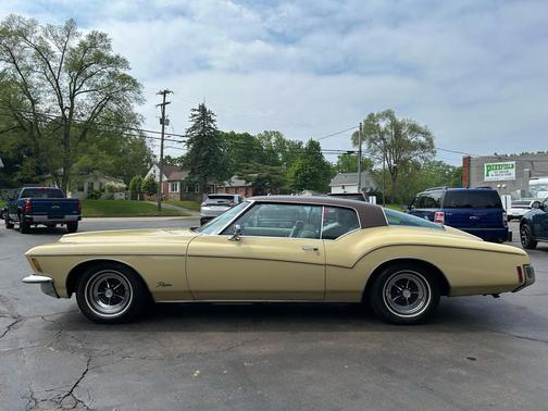 1972 Buick Riviera 2dr Coupe