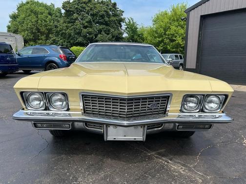 1972 Buick Riviera 2dr Coupe