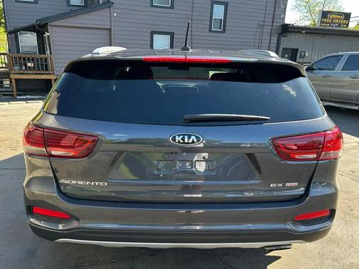 Ebony Black 2019 Kia Sorento EX