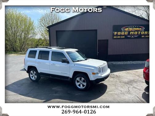 Bright White Clearcoat 2014 Jeep Patriot Sport