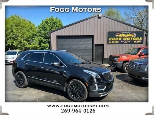 Stellar Black Metallic 2022 Cadillac XT5 Luxury