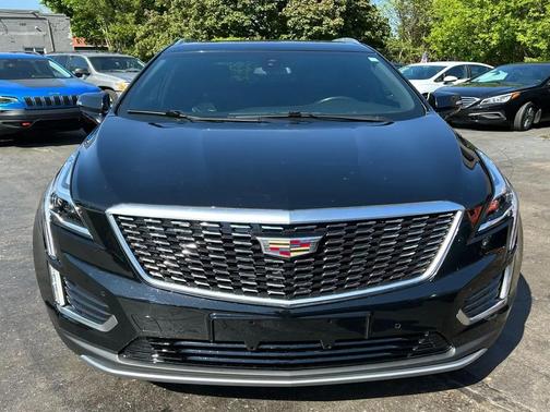Stellar Black Metallic 2022 Cadillac XT5 Luxury