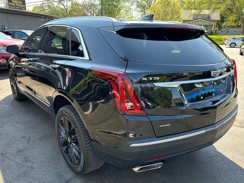 Stellar Black Metallic 2022 Cadillac XT5 Luxury