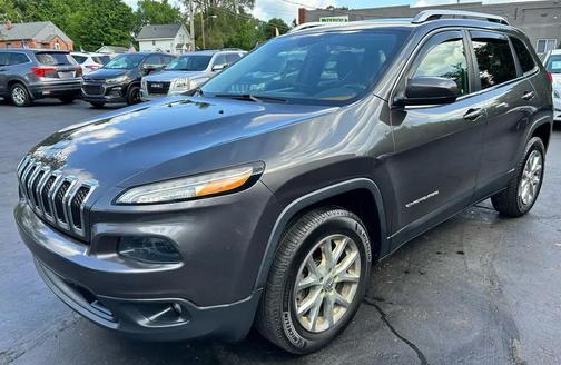 Gray 2016 Jeep Cherokee Latitude