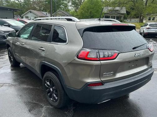 Brown 2019 Jeep Cherokee Latitude