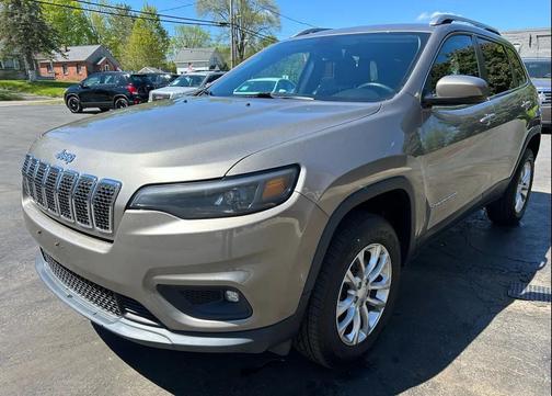 Brown 2019 Jeep Cherokee Latitude