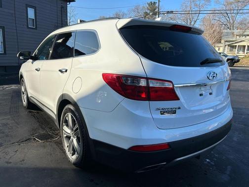 2016 Hyundai SANTA FE SE