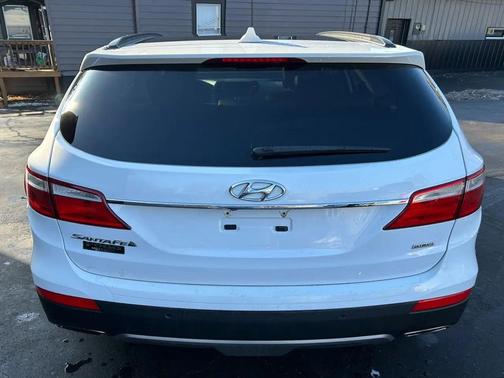 2016 Hyundai SANTA FE SE