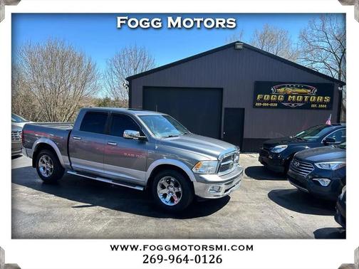 Bright Silver Metallic Clearcoat 2012 RAM 1500 Laramie