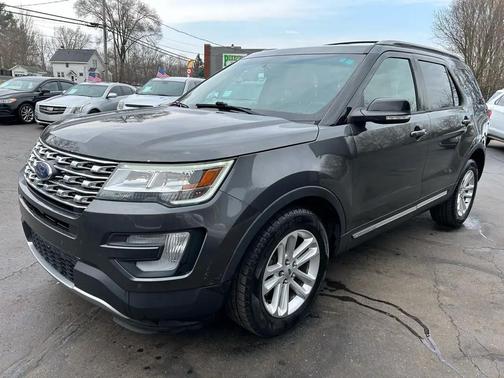 Gray 2016 Ford Explorer XLT