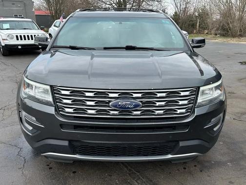 Gray 2016 Ford Explorer XLT