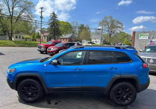 Hydro Blue Pearlcoat 2020 Jeep Cherokee Trailhawk