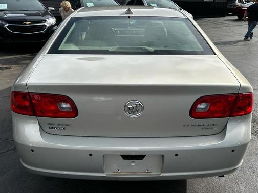 Beige 2009 Buick Lucerne CXL