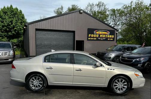 Beige 2009 Buick Lucerne CXL