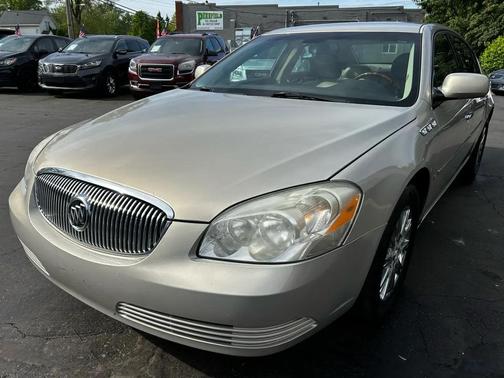 Beige 2009 Buick Lucerne CXL