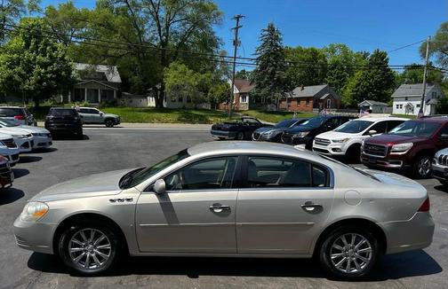 Beige 2009 Buick Lucerne CXL