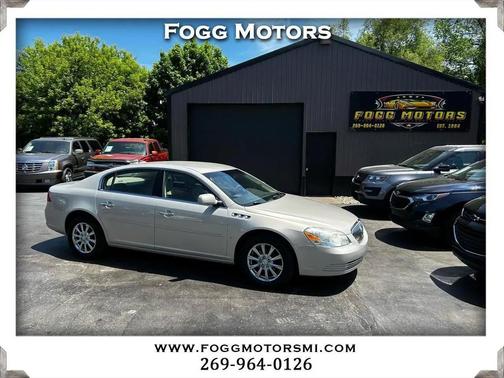 Beige 2009 Buick Lucerne CXL