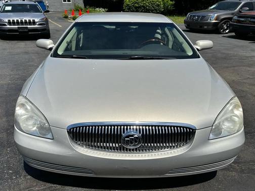 Beige 2009 Buick Lucerne CXL