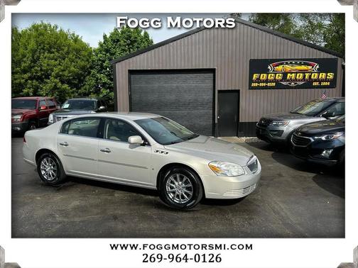 Beige 2009 Buick Lucerne CXL