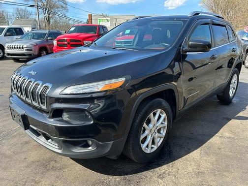 Brilliant Black Crystal Pearl 2016 Jeep Cherokee North