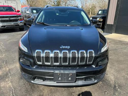 Brilliant Black Crystal Pearl 2016 Jeep Cherokee North