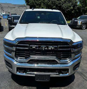 Bright White Clearcoat 2025 RAM 2500 Big Horn Crew Cab 4x4 6'4' Box