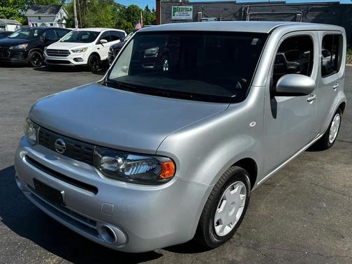 Brilliant Silver Metallic 2014 Nissan Cube 1.8 S