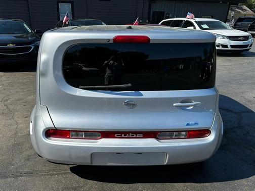 Brilliant Silver Metallic 2014 Nissan Cube 1.8 S