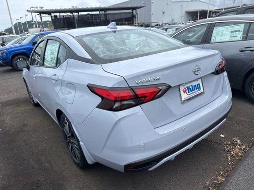 Gray Sky Pearl 2025 Nissan Versa 1.6 SV