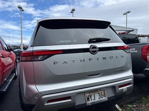 2023 Nissan Pathfinder Platinum