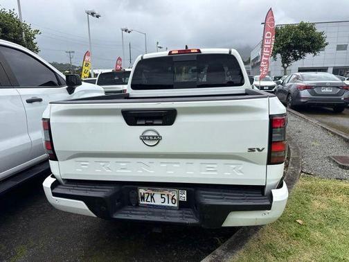 Glacier White 2024 Nissan Frontier SV