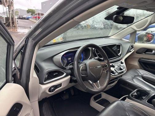 Ceramic Gray Clearcoat 2022 Chrysler Pacifica Touring-L
