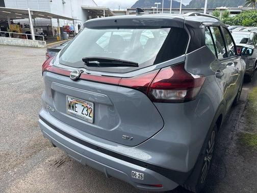 Boulder Gray Pearl 2023 Nissan Kicks SV