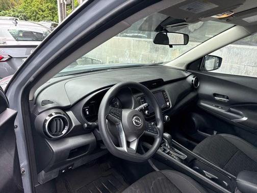 Boulder Gray Pearl 2023 Nissan Kicks SV