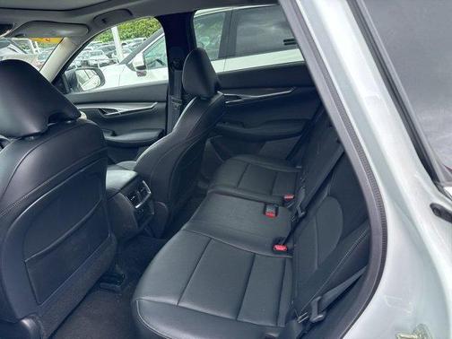 Radiant White 2024 INFINITI QX50 Luxe