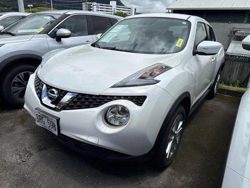 White Pearl 2015 Nissan Juke S