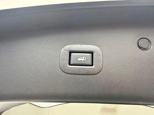 Moonstone White 2024 INFINITI QX80 Luxe