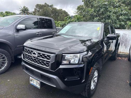 Black 2024 Nissan Frontier SV
