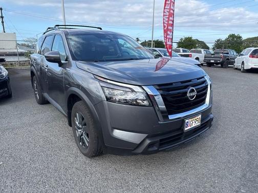 2025 Nissan Pathfinder SV