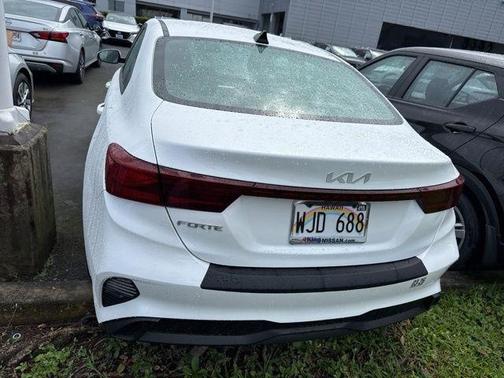 Snow White Pearl 2022 Kia Forte LXS
