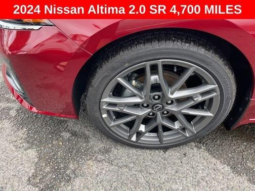 Scarlet Ember 2024 Nissan Altima 2.0 SR