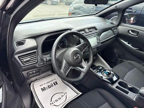 Black 2018 Nissan Leaf SV