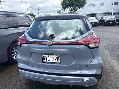 Boulder Gray Metallic 2024 Nissan Kicks SV