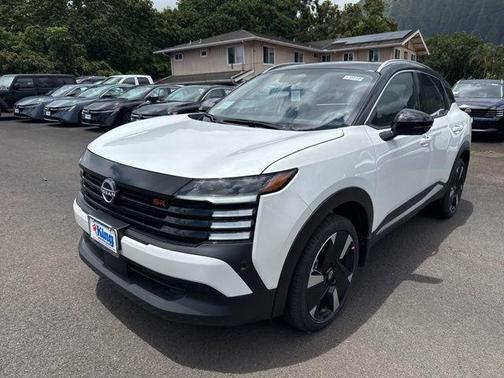 2t Wht Blk Roof 2026 Nissan Kicks SR