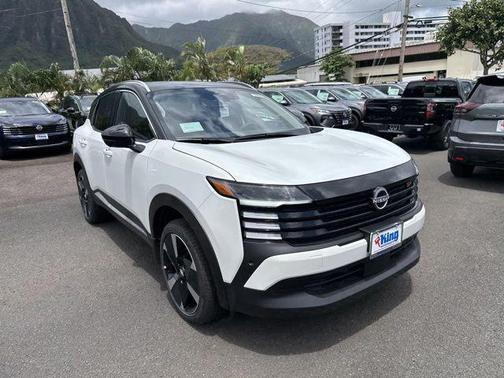 2t Wht Blk Roof 2026 Nissan Kicks SR