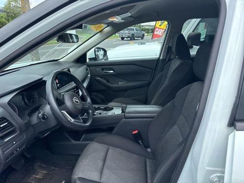 Everest White P 2024 Nissan Rogue SV