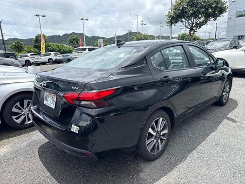 Black 2023 Nissan Versa 1.6 SV