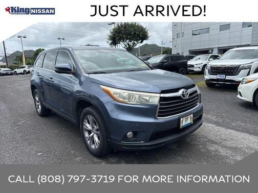 Blue 2015 Toyota Highlander LE
