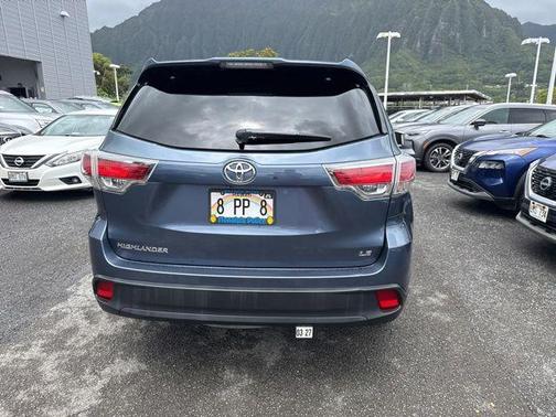 Blue 2015 Toyota Highlander LE