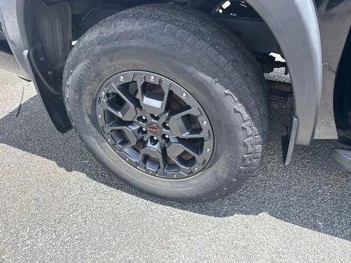 Black 2022 Nissan Frontier PRO-X